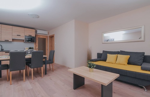 Novalja Apartment | Apartment for 18 on the beach and with the Pool