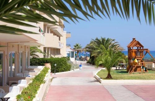Adelianos Kampos Apartment | Apartment for 3 persons, with swimming pool, near the beach