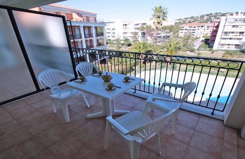 Sainte-Maxime City Centre Apartment | Apartment for 4/5 people - Swimming pool residence - A/C - WiFi - Near beach and city center -.