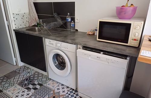 Armissan Apartment | Apartment for 4 people 6km from the sea 6km from Narbonne near the pine forest