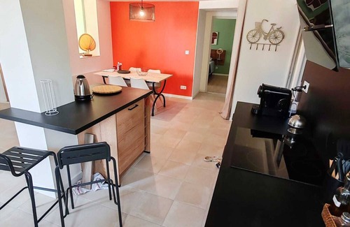 Royan Apartment | Apartment for 4 people Patio terrace 400 m from the beach Quartier du Parc
