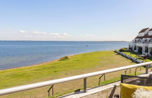 Brouwershaven Cottage | Apartment for 6 persons at the lake