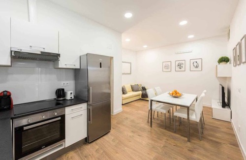 Sol Apartment | Apartment for large groups in central Madrid (Sol)