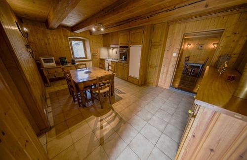 Morzine Apartment | Apartment for rent in a beautiful Savoy building
