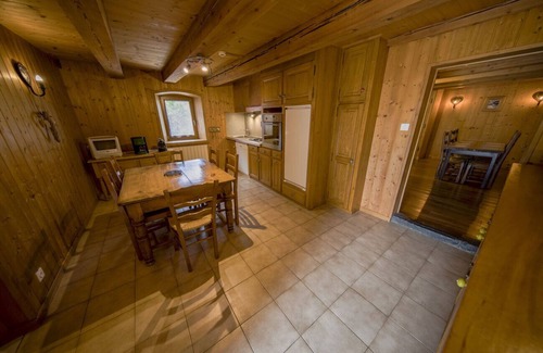 Morzine Apartment | Apartment for rent in a beautiful Savoy building