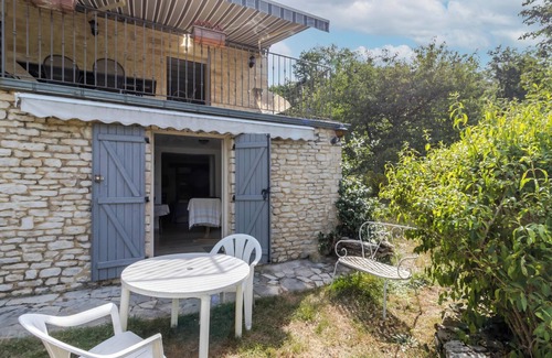Cenac-et-Saint-Julien Apartment | Apartment 'Lalande' with Shared Pool, Shared Terrace and Wi-Fi