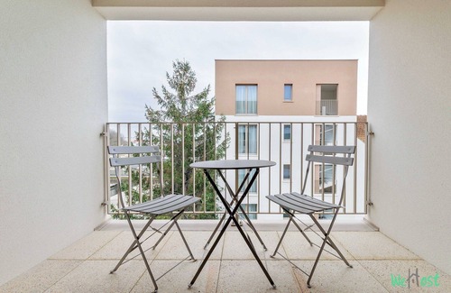Champigny-sur-Marne Apartment | Apartment with balcony in Paris