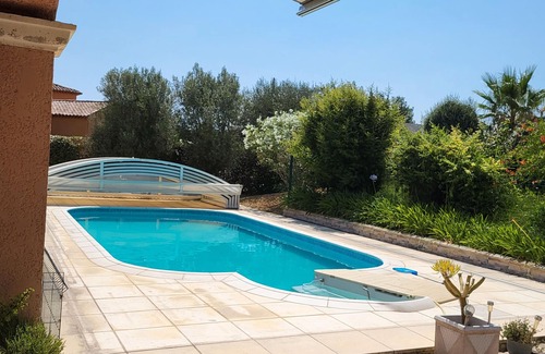 Roquebrune-sur-Argens Apartment | Apartment 'La Toscane' with Private Pool, Private Terrace and Wi-Fi