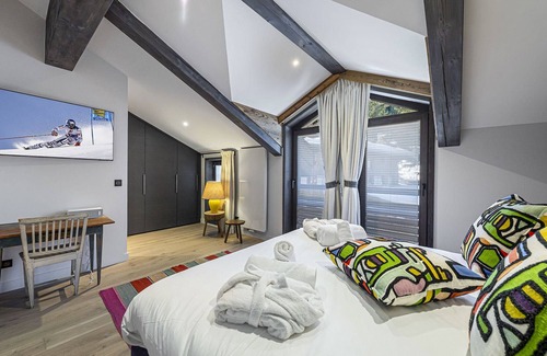 Courchevel Villa | Apartment Lazy Bear - Five Bedroom Villa, Sleeps 12
