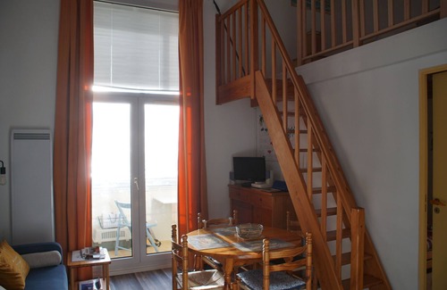 Saint-Hilaire-de-Riez Apartment | Apartment with sea view 50 m from the beach