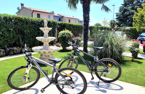 Strmac Apartment | Apartment + free boat trip + 2 free bikes + PlayStation 4 + air condition + WiFi