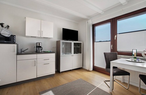 Meldorf Apartment | Apartment 'Frieda 4' with Shared Garden, Balcony and Wi-Fi