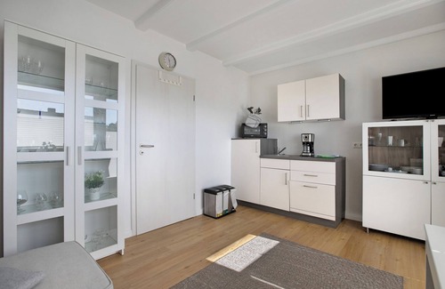 Meldorf Apartment | Apartment 'Frieda 4' with Shared Garden, Balcony and Wi-Fi