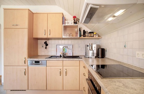 Tettnang Apartment | Apartment 'Fuchs' with Shared Pool, Wi-Fi and Air Conditioning
