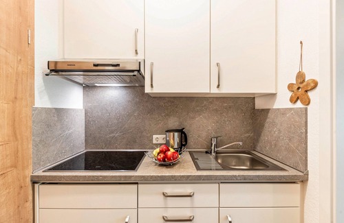 Oberhenneborn Apartment | Apartment 'Fuchsbau, 30qm' with Mountain View, Private Terrace and Wi-Fi