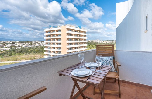Torralta Apartment | Apartment 'Gaivotas House' with Balcony and Wi-Fi