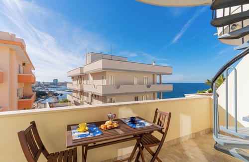 Gallipoli Apartment | Apartment 'Gallipoli Vista Mare' with Sea View, Wi-Fi and Air Conditioning