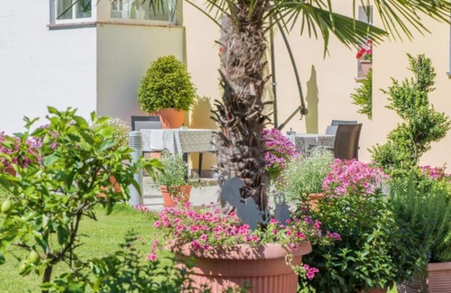 Bressanone Apartment | Apartment 'Gartenhof 2 Amadeus' with Mountain View, Shared Terrace and Wi-Fi