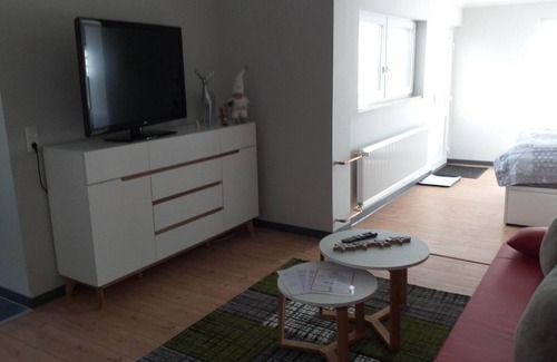 Rodau Apartment | Apartment gate to the Odenwald