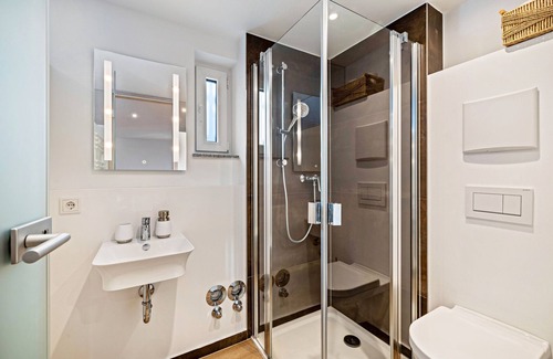 Reutlingen Apartment | Apartment 'Gemütlich Privat Zimmer' with Wi-Fi
