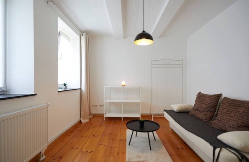 Warendorf Apartment | Apartment 'Gemütliche Altbauwohnung' with Private Terrace, Private Garden and Wi-Fi