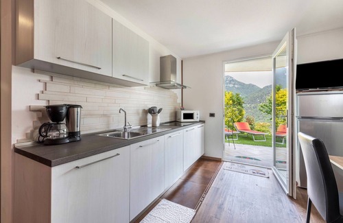 Tremosine Apartment | Apartment 'Georesort D2' with Mountain View, Wi-Fi and Air Conditioning