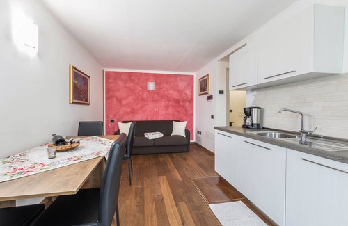 Tremosine Apartment | Apartment 'Georesort D2' with Mountain View, Wi-Fi and Air Conditioning