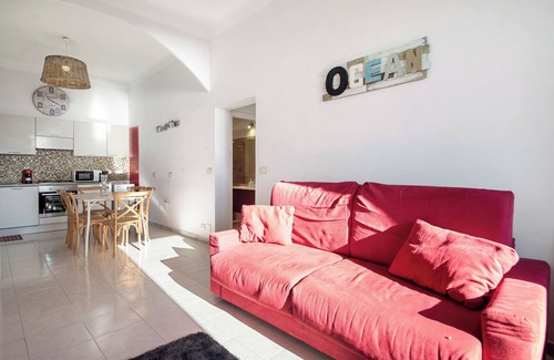 Pieve Ligure Apartment | Apartment 'Gli Ulivi Di Bogliasco - Ulivi 4' with Sea View, Wi-Fi and Air Conditioning