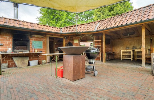 Wettringen Apartment | Apartment 'Göckes Haus Und Garten Wiesenblick' with Shared Terrace, Shared Garden and Wi-Fi