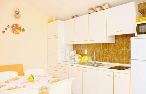 Zivogosce Apartment | Apartment Gojko - 50 m from the beach: A3(2) - Zivogosce, Riviera Makarska, Croatia