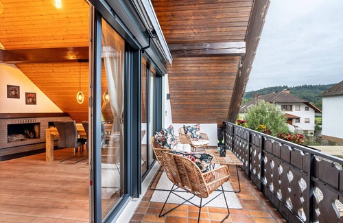 Lahr Apartment | Apartment 'Goldener Hirsch' with Mountain View, Balcony and Wi-Fi