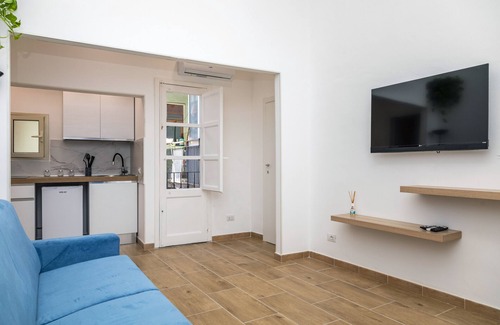 Old Town Apartment | Apartment 'Good Vibes Home' with Balcony, Wi-Fi and Air Conditioning