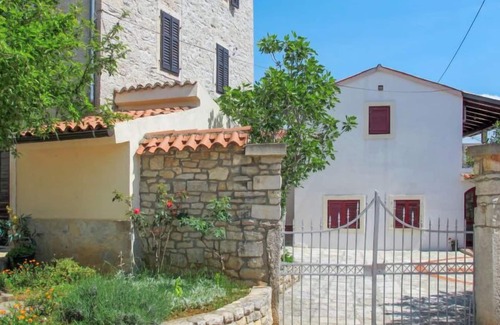 Kastelir Apartment | Apartment Gortan (KST102) in Porec/Kastelir - 4 persons, 2 bedrooms