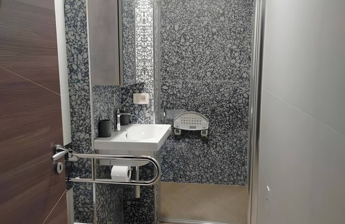 Milazzo Apartment | Apartment 'Grace Home 3' with Balcony, Wi-Fi and Air Conditioning