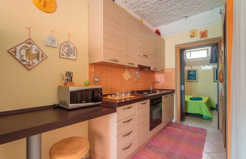 Porto Alabe Apartment | Apartment 'Gradinata Sul Mare' with Wi-Fi and Air Conditioning