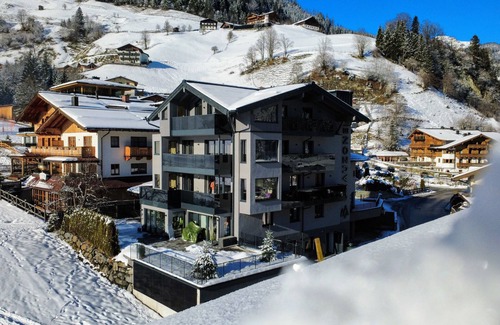 Grossarl Apartment | Apartment "Grauzone Grossarl App. Nr. 2 Home" with Mountain View, Private Terrace and Wi-Fi