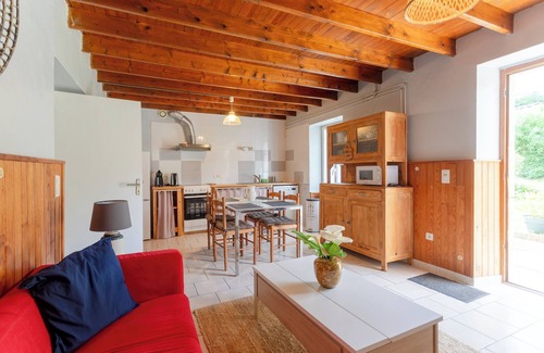 Guiche Apartment | Apartment 'Gte Oihana Class 3 Au Coeur Du Pays' with Private Terrace, Private Garden and Wi-Fi