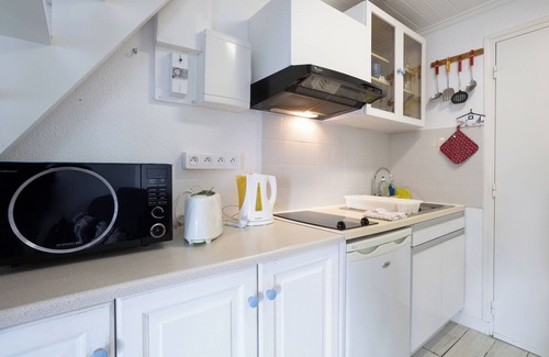 Trevignon Apartment | Apartment 'Guillaume' with Sea View