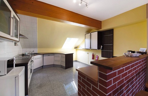 Neukloster Apartment | Apartment 'Gutshaus Am Teich' with Shared Terrace, Shared Garden and Wi-Fi