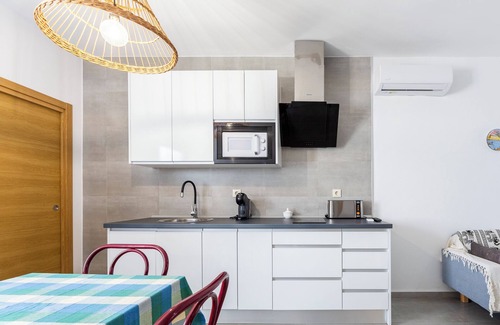 Fernan Perez Apartment | Apartment 'Habitaciones' with Mountain View, Wi-Fi and Air Conditioning