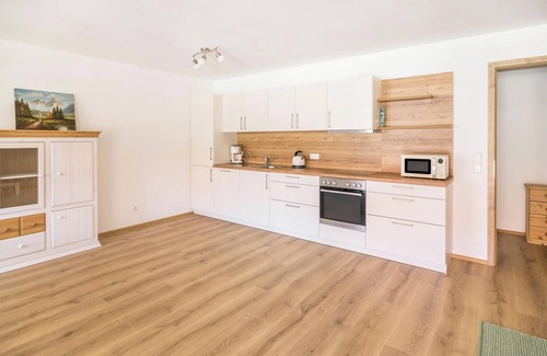 Ziegelbach Apartment | Apartment Häfele 1 with Wi-Fi & Terrace, Family friendly