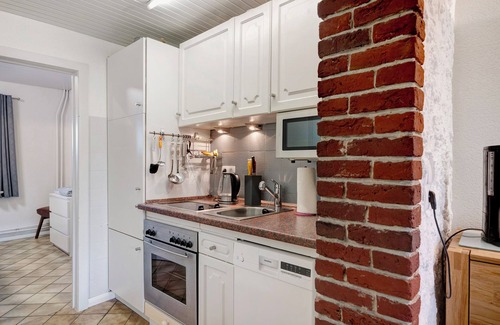 Suederhafen Apartment | Apartment 'Haus Lith Deichblick' with Sea View, Private Terrace and Wi-Fi
