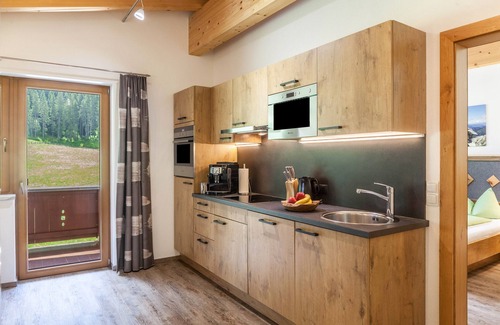 Madseit Apartment | Apartment 'Haus Marchegg - Steinbock' with Mountain View, Balcony and Wi-Fi