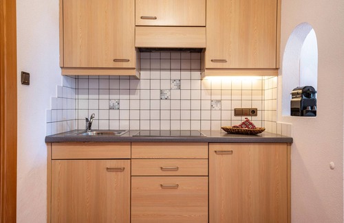 Villabassa Apartment | Apartment Häuslerhof Pinus with Mountain View, Balcony & Wi-Fi