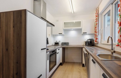 Engen Apartment | Apartment 'Hegaudomizil' with Private Terrace, Private Garden and Wi-Fi