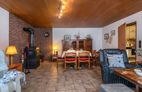 Bargenstedt Apartment | Apartment 'Hennings' with Private Terrace, Shared Garden and Wi-Fi