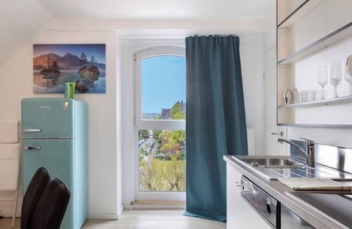 Bettenhausen Apartment | Apartment 'Herkules' with Balcony, Wi-Fi and Air Conditioning