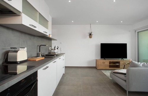 Pfullendorf Apartment | Apartment 'Herzensprojekt' with Balcony and Wi-Fi
