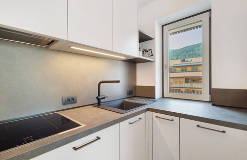 Villabassa Apartment | Apartment "Hofer Barbara" with Mountain View, Wi-Fi, Balcony and Garden