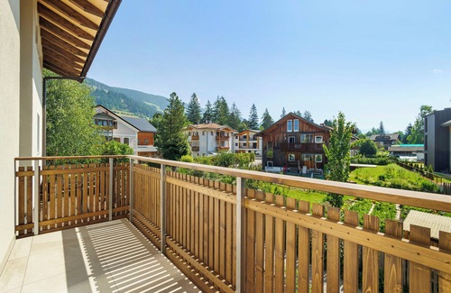 Villabassa Apartment | Apartment "Hofer Elisabeth" with Mountain View, Wi-Fi, Balcony and Garden